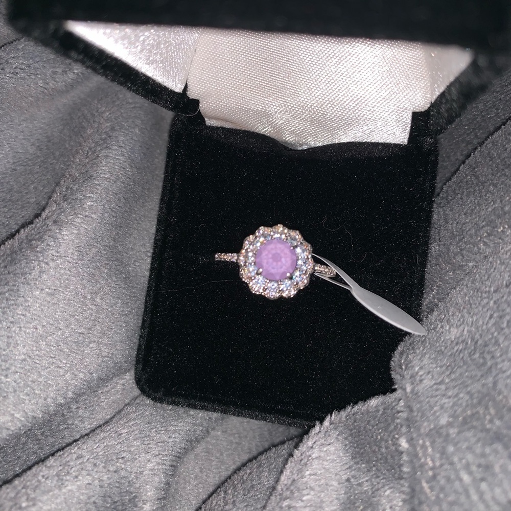 Fragrant Jewels snow ring. Size 10